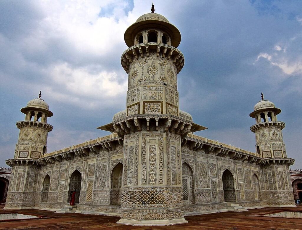 Day Trip to The Taj Mahal and Agra from Delhi by Train