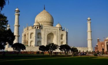 2 Days Taj Mahal & Agra Tour from Hyderabad