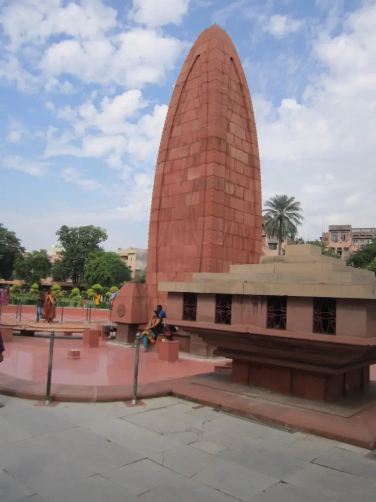 Private Full-Day City Tour of Amritsar visit Golden Temple with Wagah Border