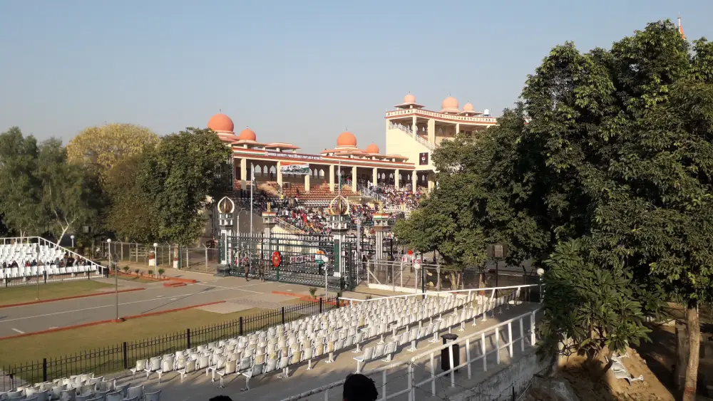 Private Full-Day City Tour of Amritsar visit Golden Temple with Wagah Border