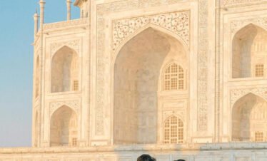 2 Days Taj Mahal, Agra & Kolkata Tour by Flight