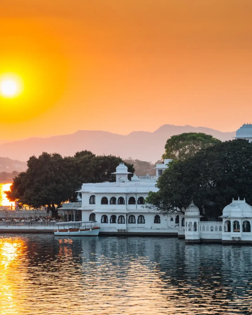 udaipur-lake-view-sunset